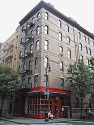Il palazzo di Manhattan in cui è ambientata la serie